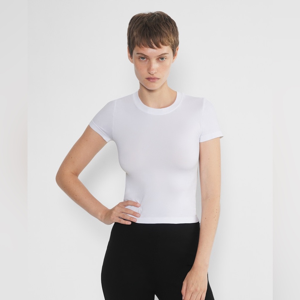 Aritzia Sunday Best White SinchSeamless Fitted T-Shirt